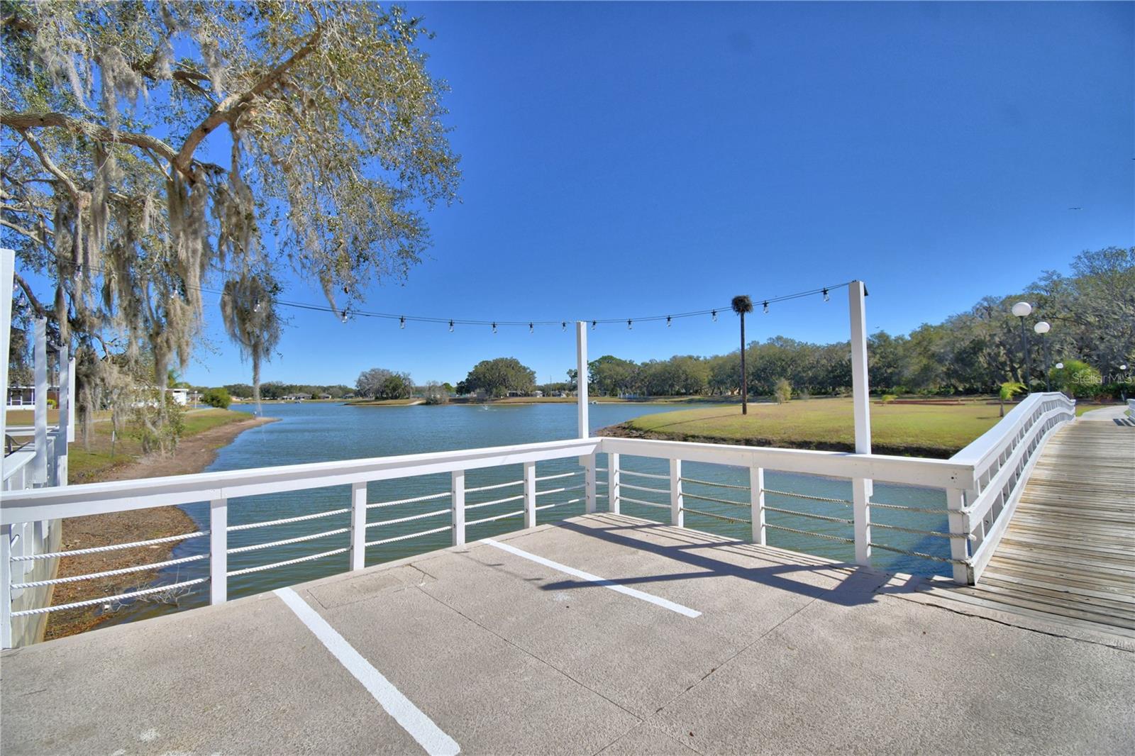 LAKESHORE CLUB - Residential