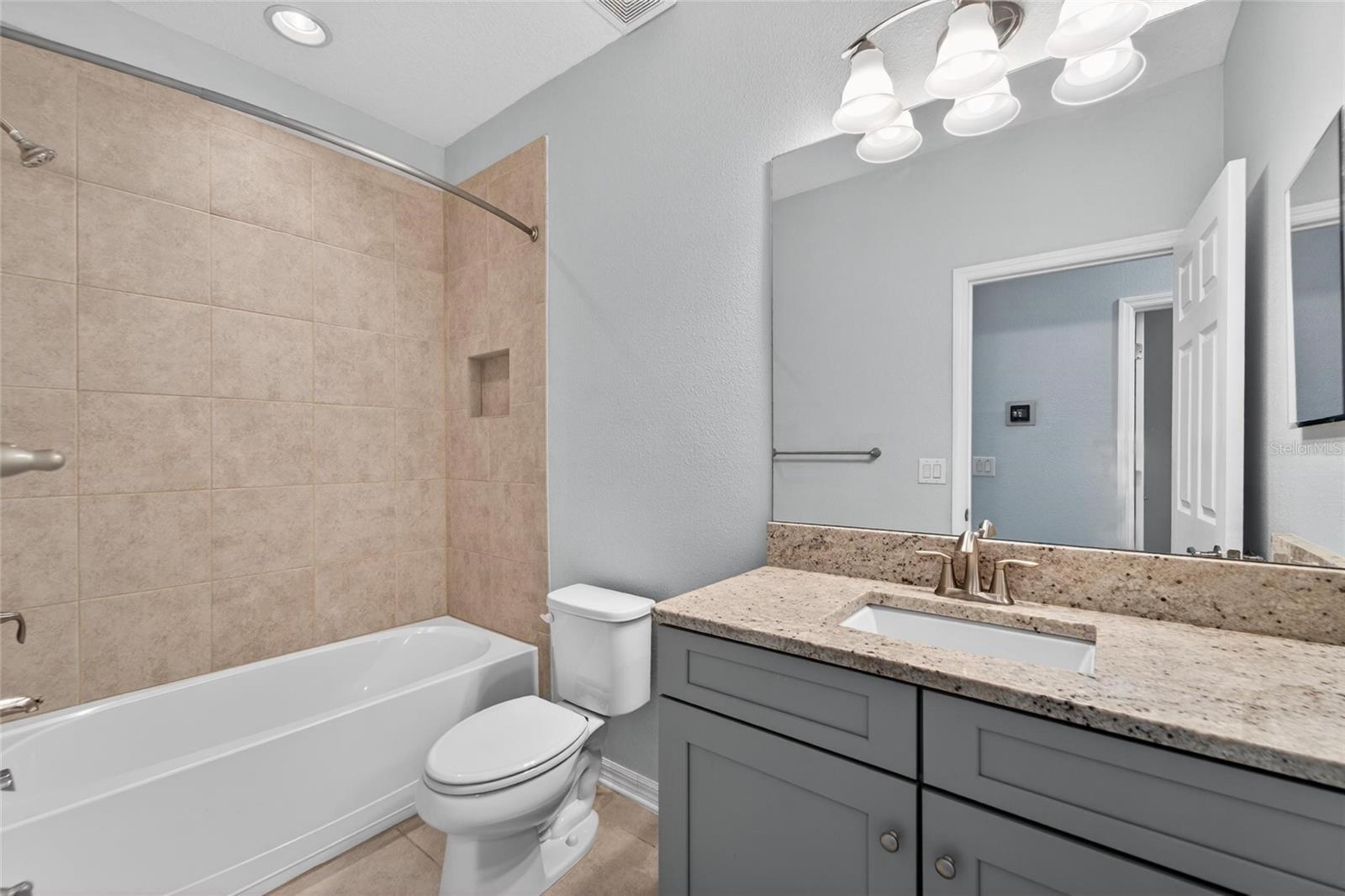 JACKSON SQUARE TWNHMS - Residential