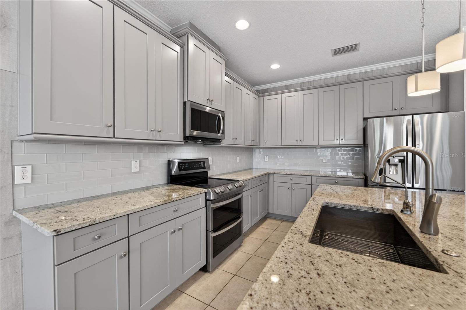 JACKSON SQUARE TWNHMS - Residential