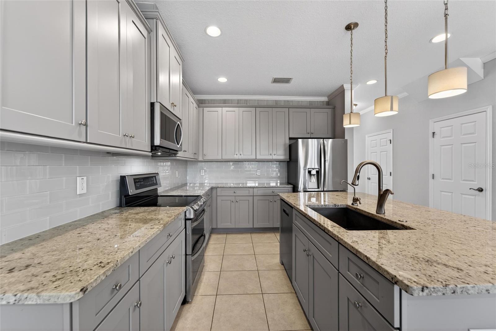 JACKSON SQUARE TWNHMS - Residential