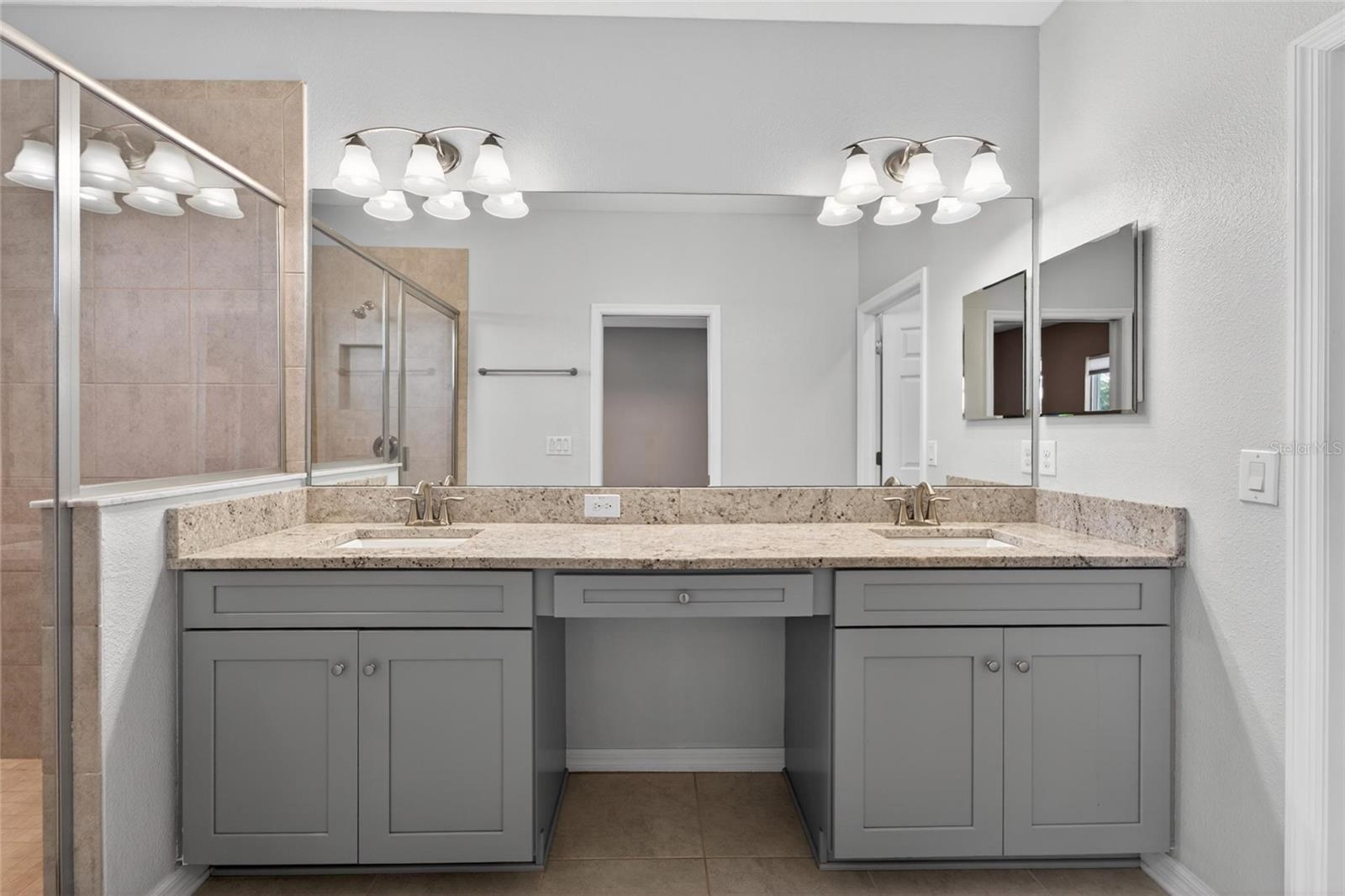 JACKSON SQUARE TWNHMS - Residential