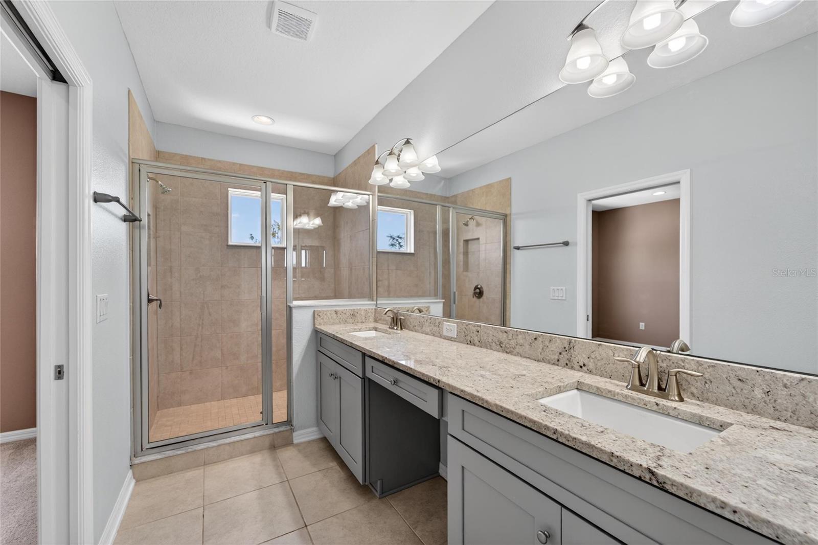 JACKSON SQUARE TWNHMS - Residential