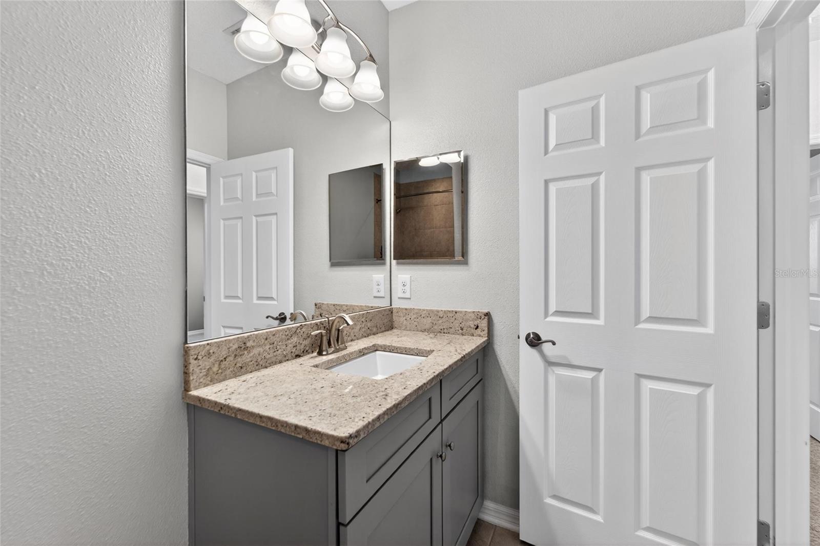 JACKSON SQUARE TWNHMS - Residential