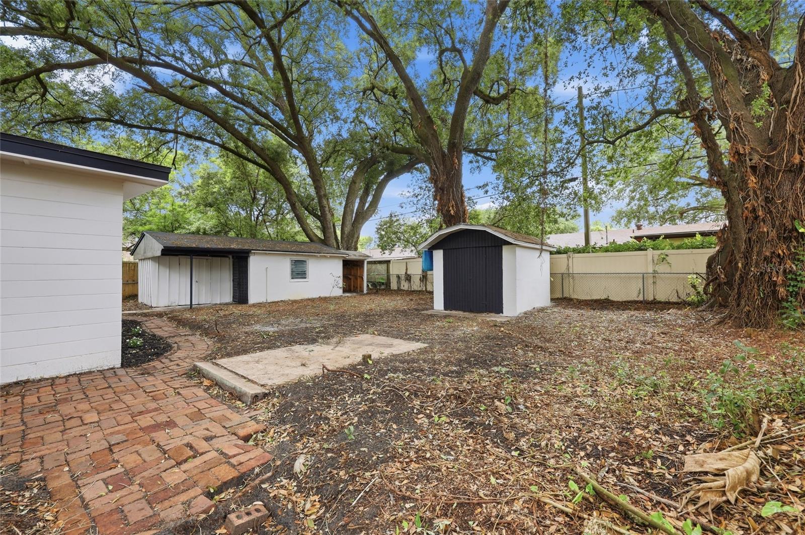 CONDEL GARDENS - Residential