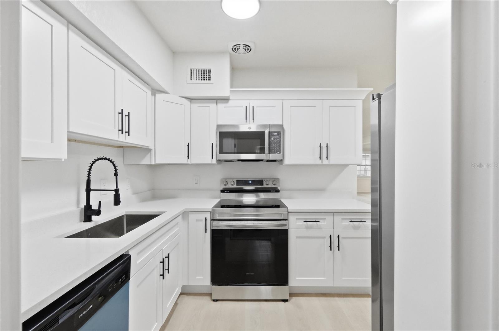 CONDEL GARDENS - Residential