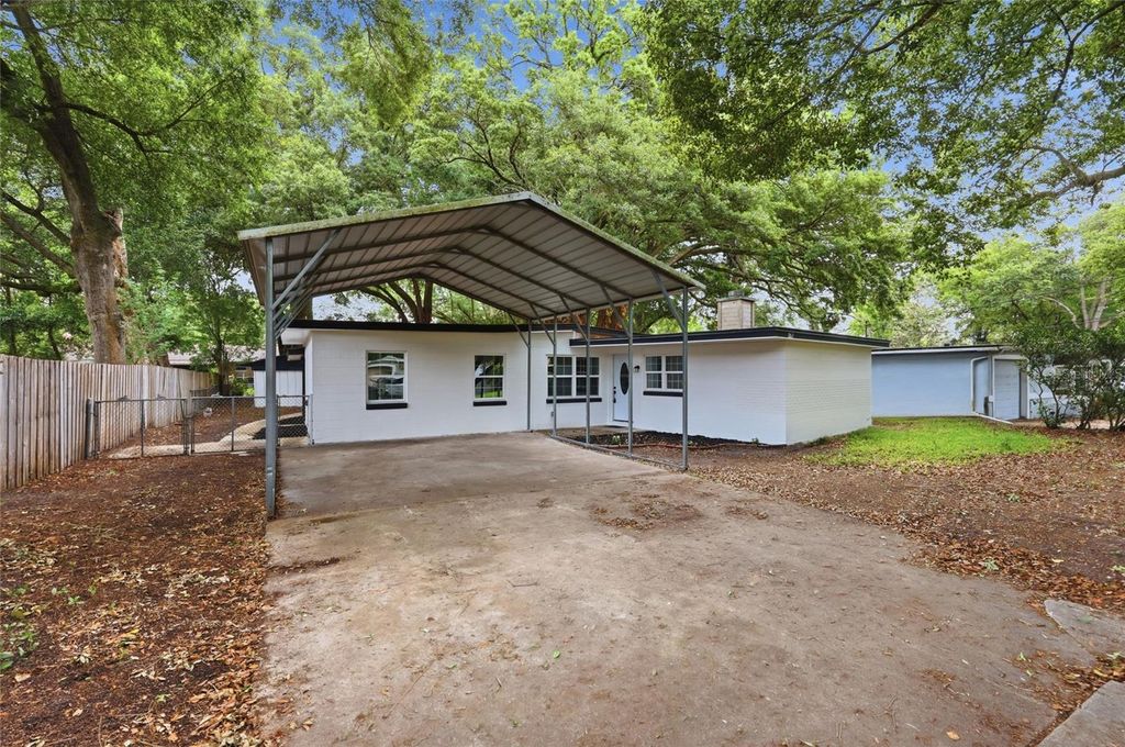 Photo of 2817 Touraine Avenue, Orlando, FL 32812 (MLS # O6398061)