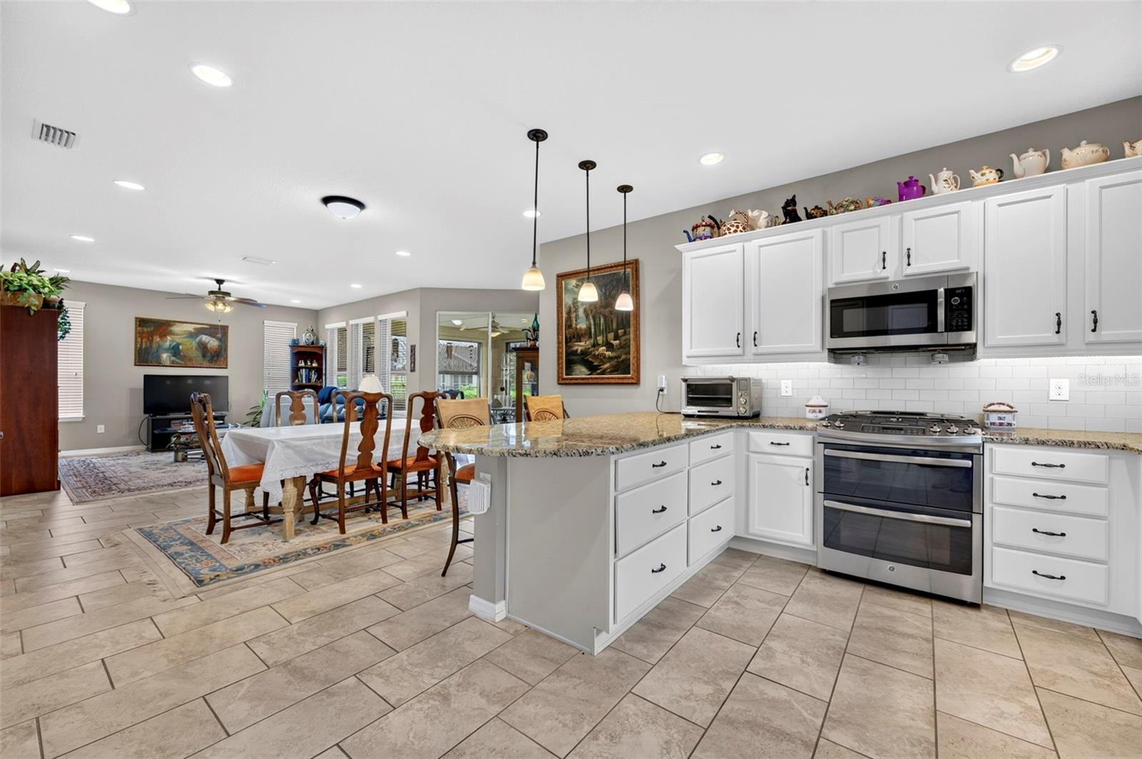 4686 NW 35TH LANE ROAD