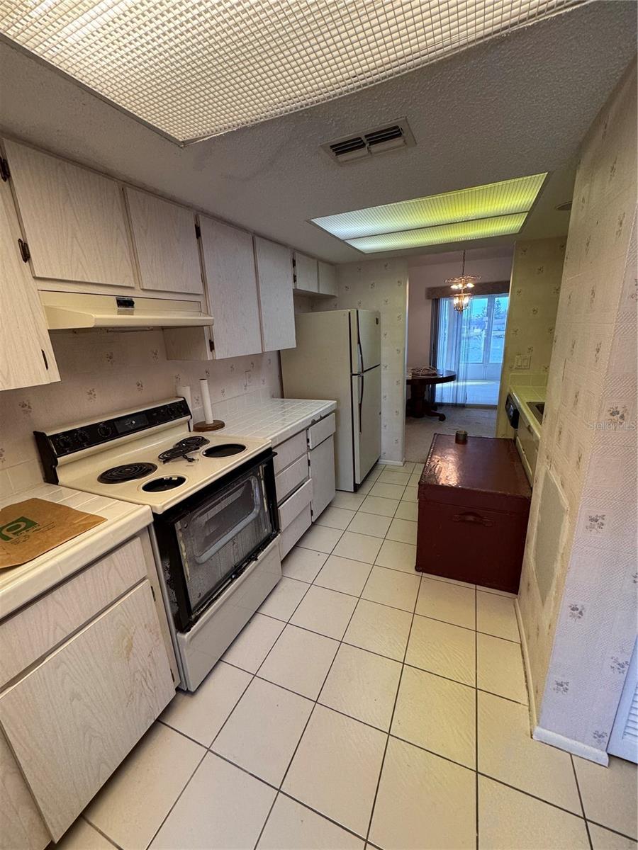 HOLIDAY LAKE VILLAS CONDO - Residential