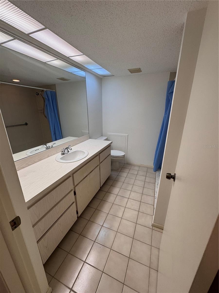 HOLIDAY LAKE VILLAS CONDO - Residential