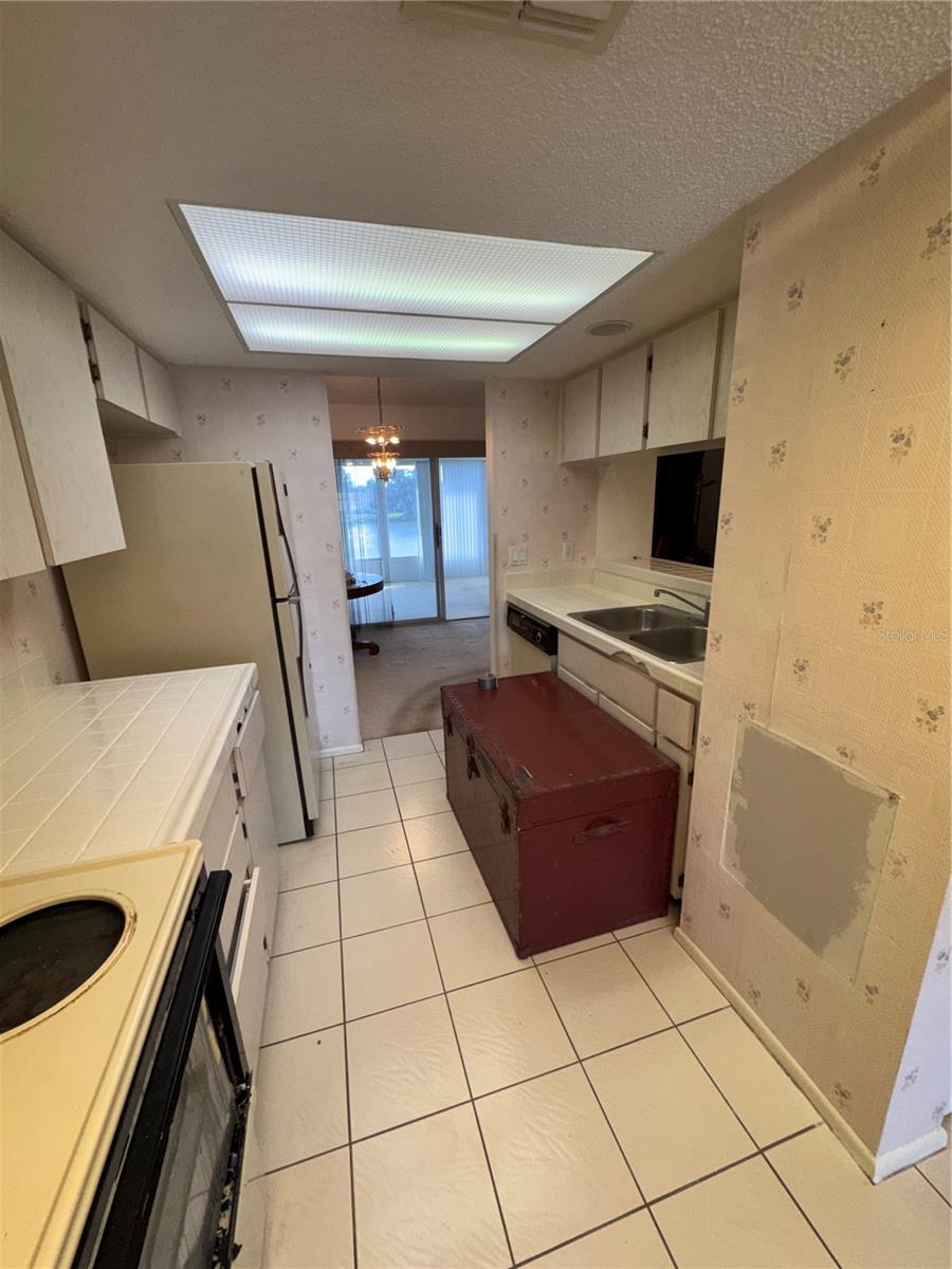 HOLIDAY LAKE VILLAS CONDO - Residential