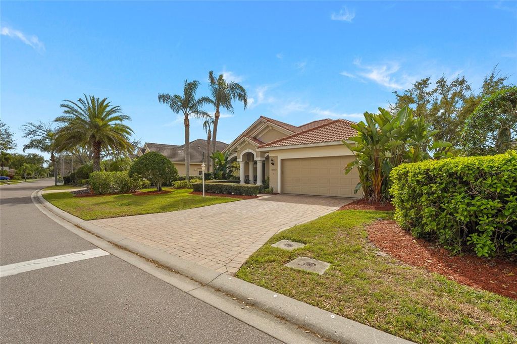 Photo of 6582 Waters Edge Way, Lakewood Ranch, FL 34202 (MLS # A4685521)