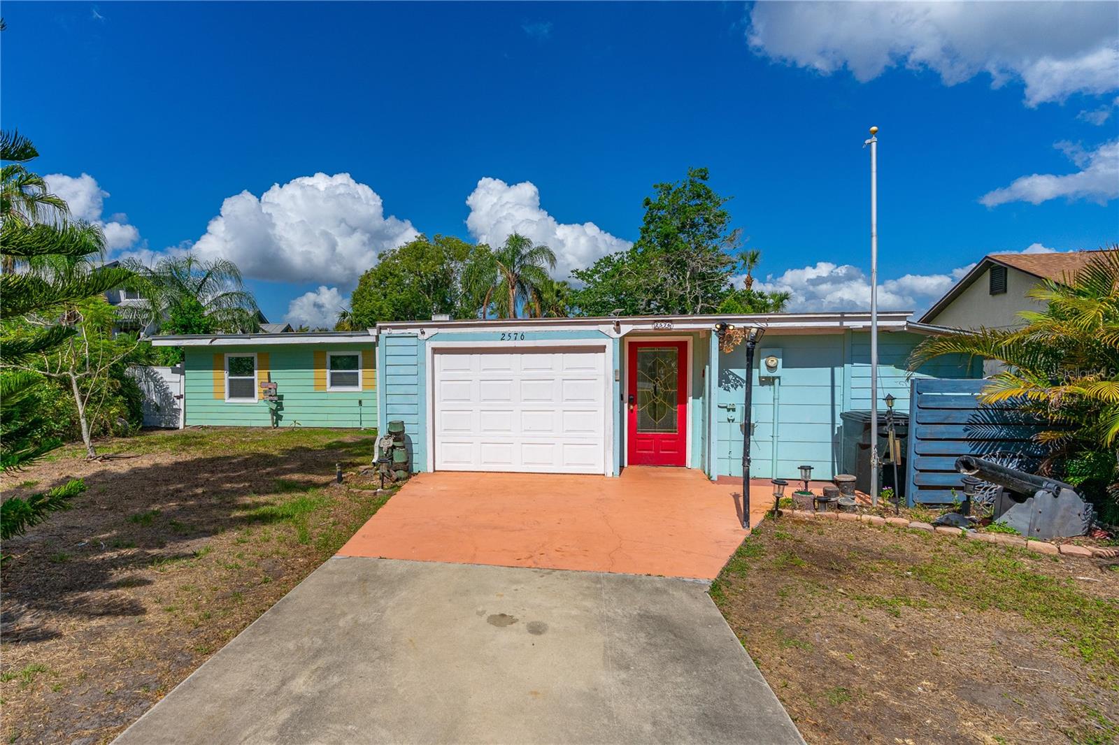 2576 SUNSET DRIVE