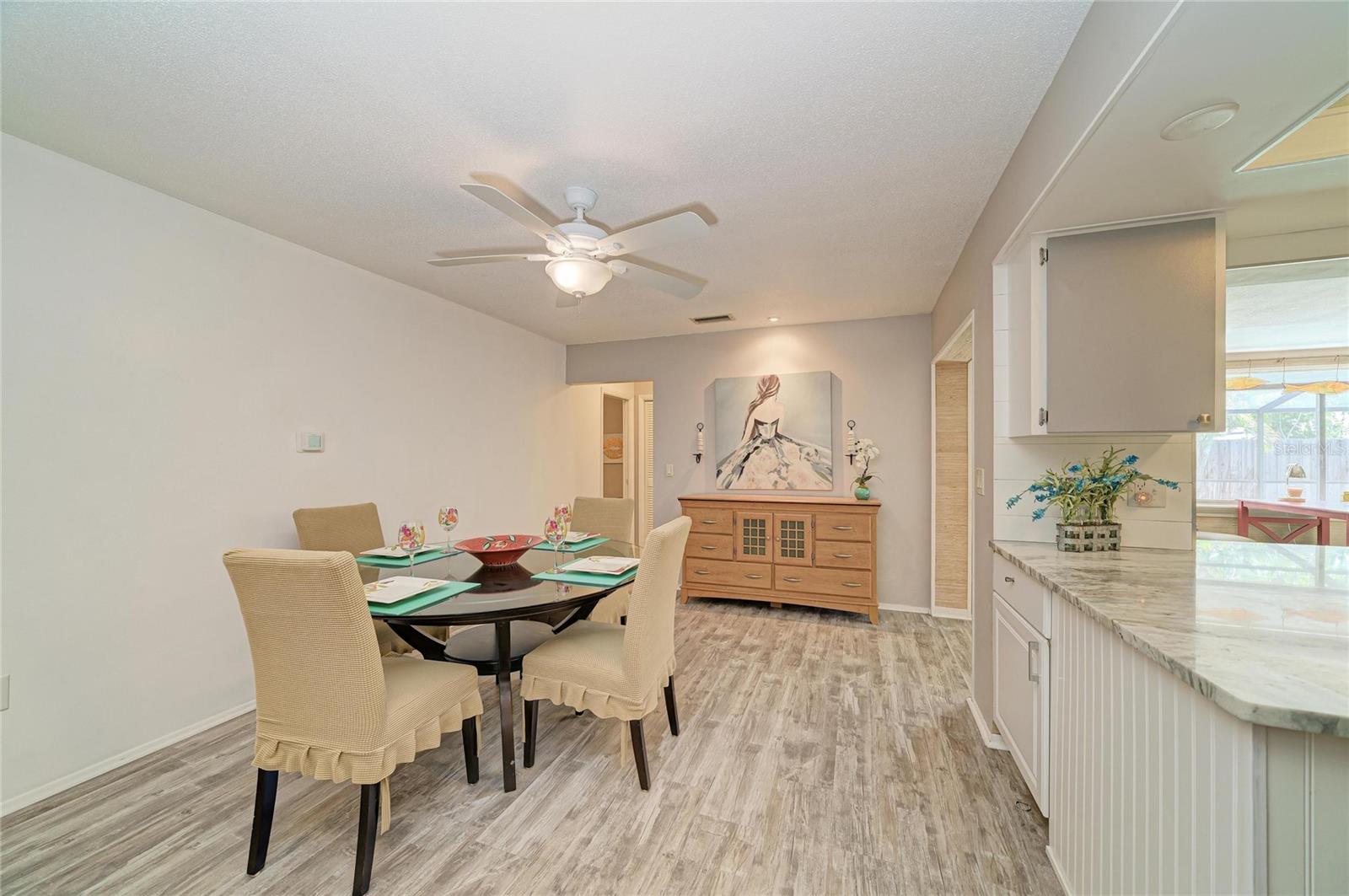 GLEN OAKS CNTRY CLUB ESTATES - Residential