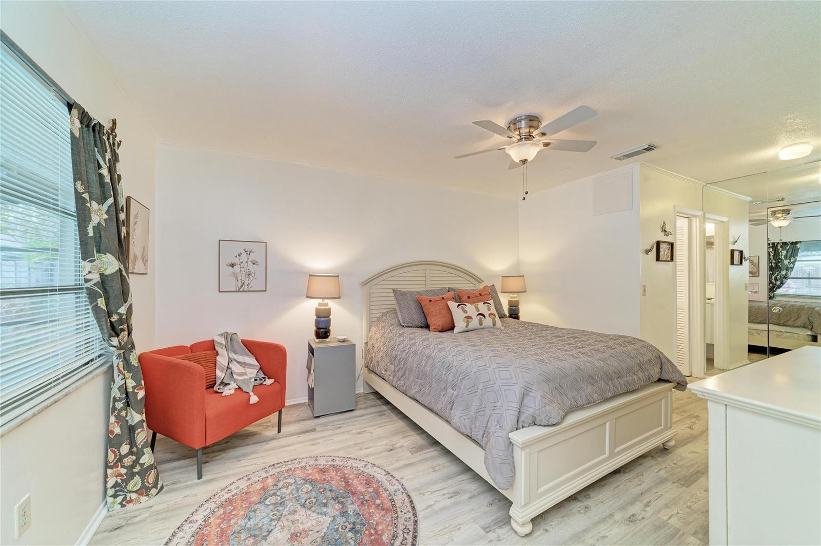 GLEN OAKS CNTRY CLUB ESTATES - Residential