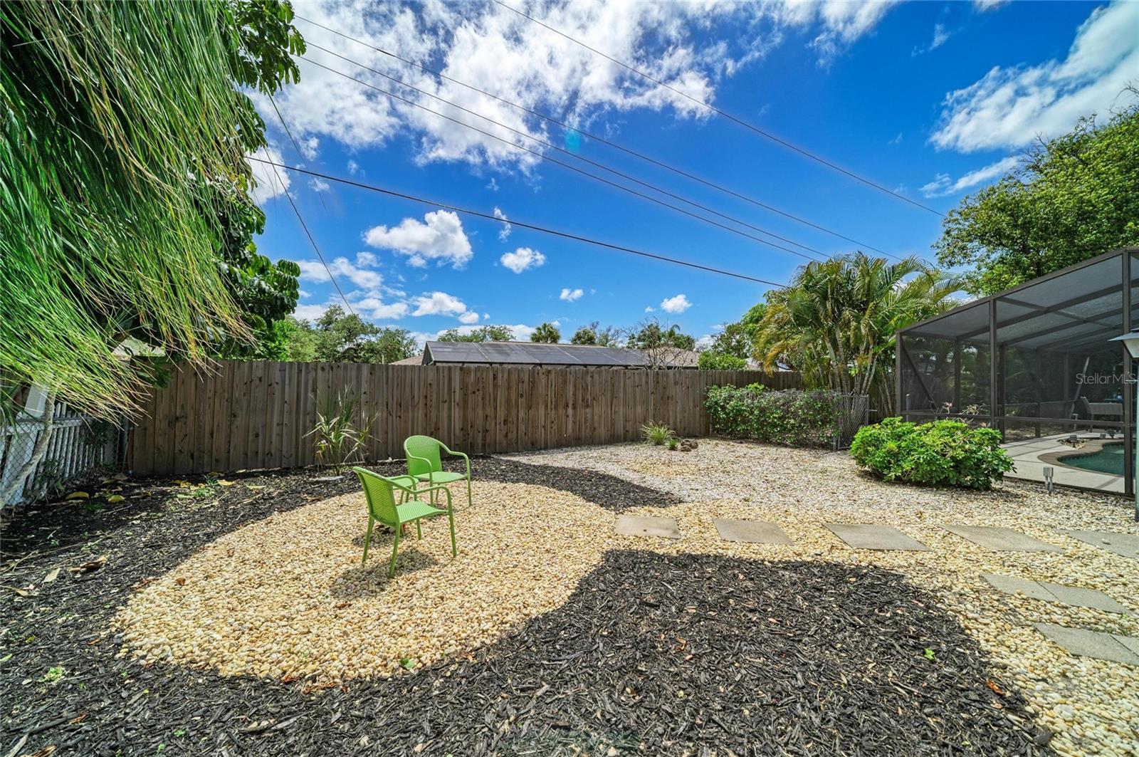 GLEN OAKS CNTRY CLUB ESTATES - Residential