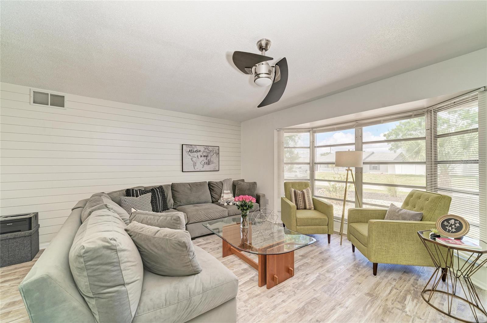 GLEN OAKS CNTRY CLUB ESTATES - Residential