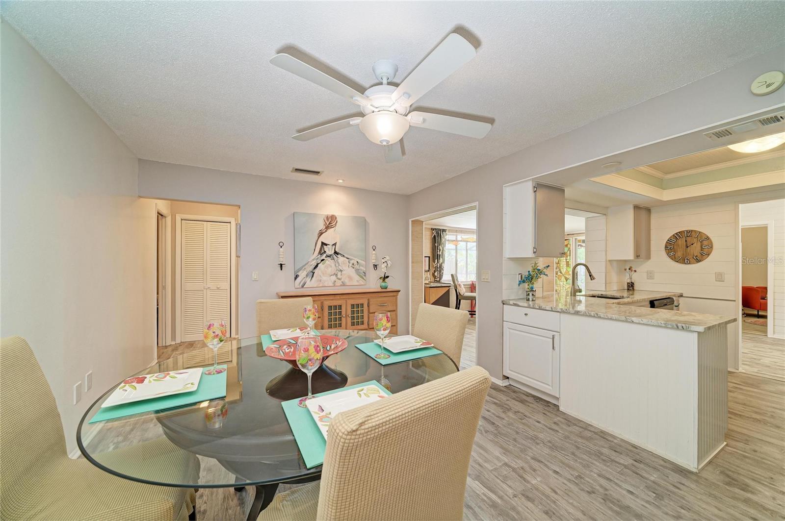 GLEN OAKS CNTRY CLUB ESTATES - Residential