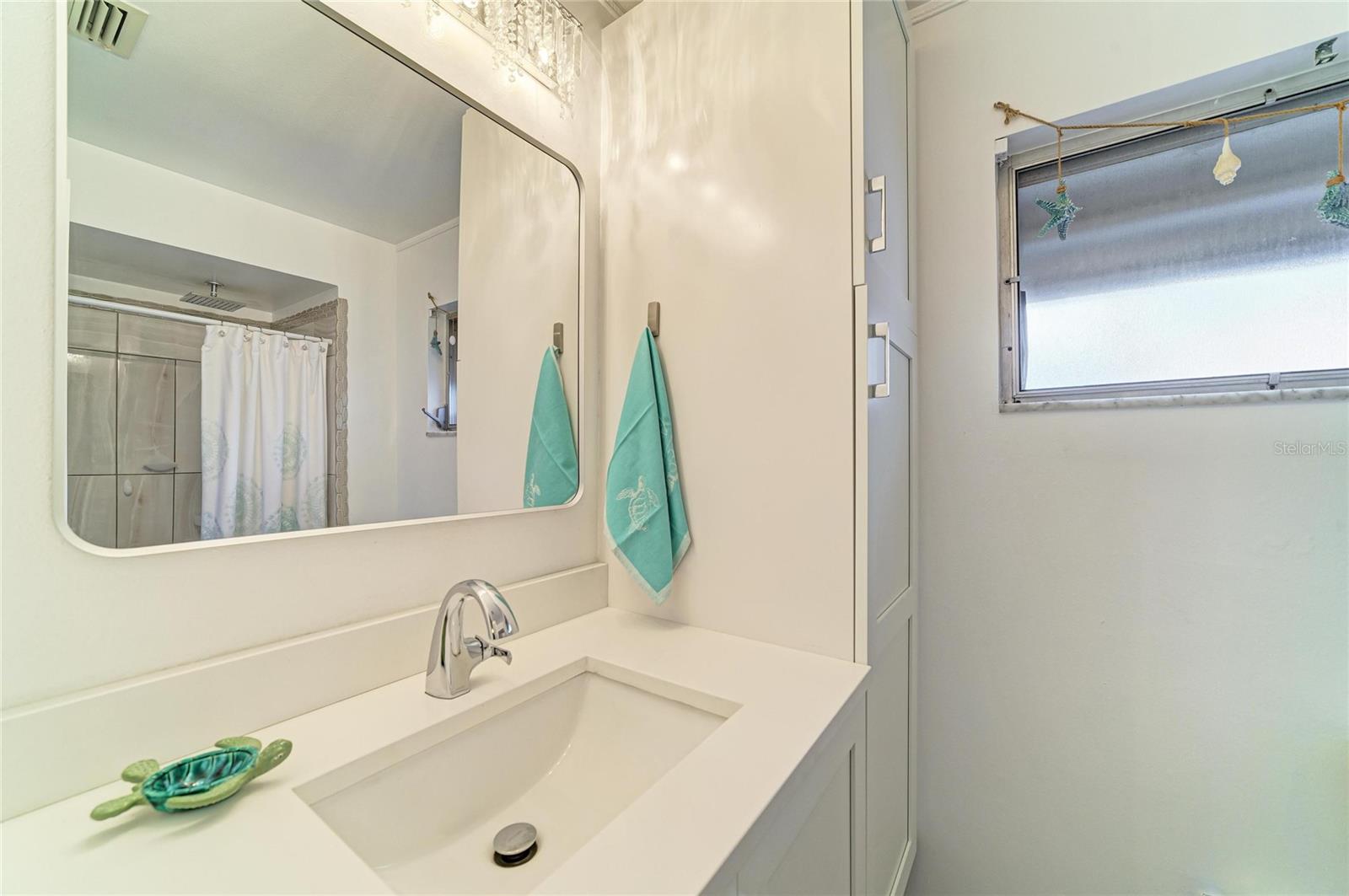 GLEN OAKS CNTRY CLUB ESTATES - Residential