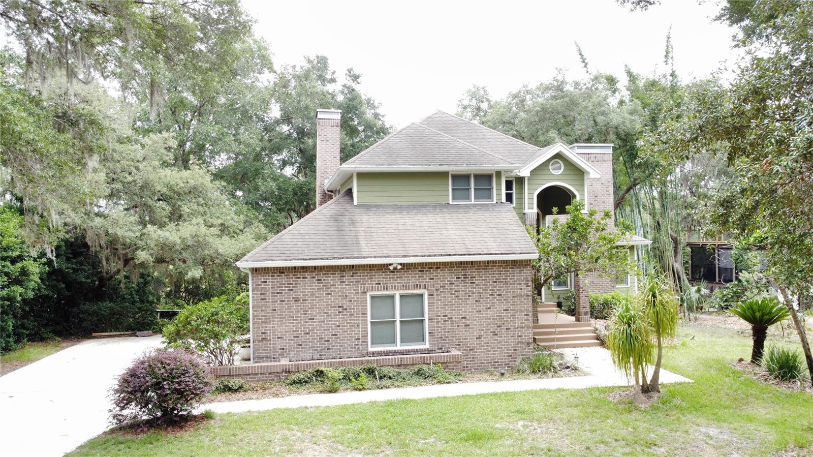 1016 LAKESIDE DR. DRIVE