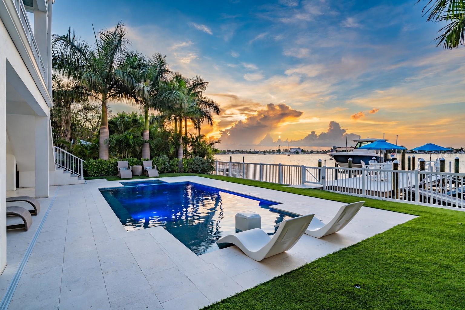 7 PARADISE LANE