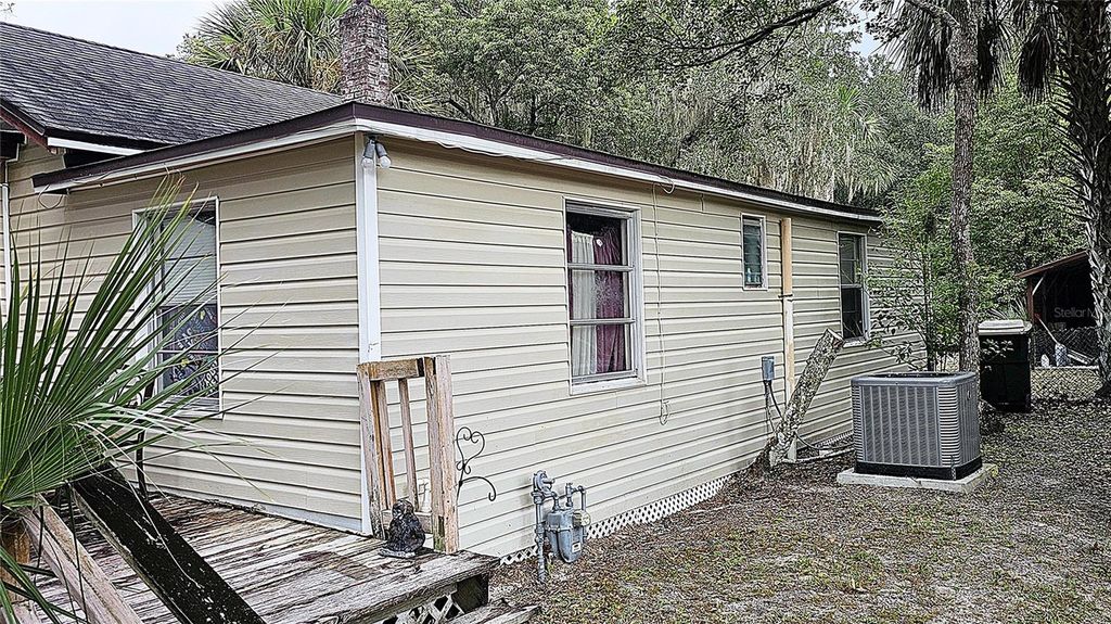 Photo of 372 W Collins Street, Umatilla, FL 32784 (MLS # G5103102)