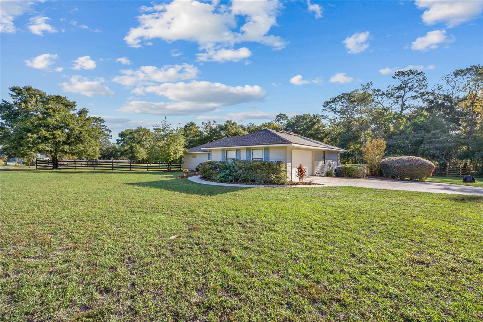 MEADOWS OF KANAPAHA - Residential