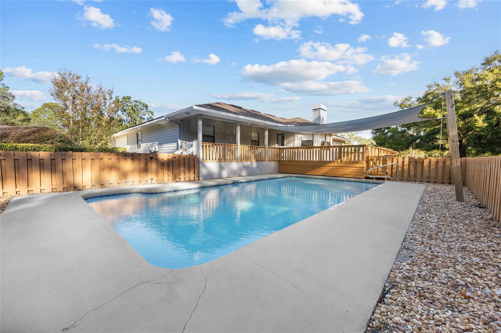 MEADOWS OF KANAPAHA - Residential