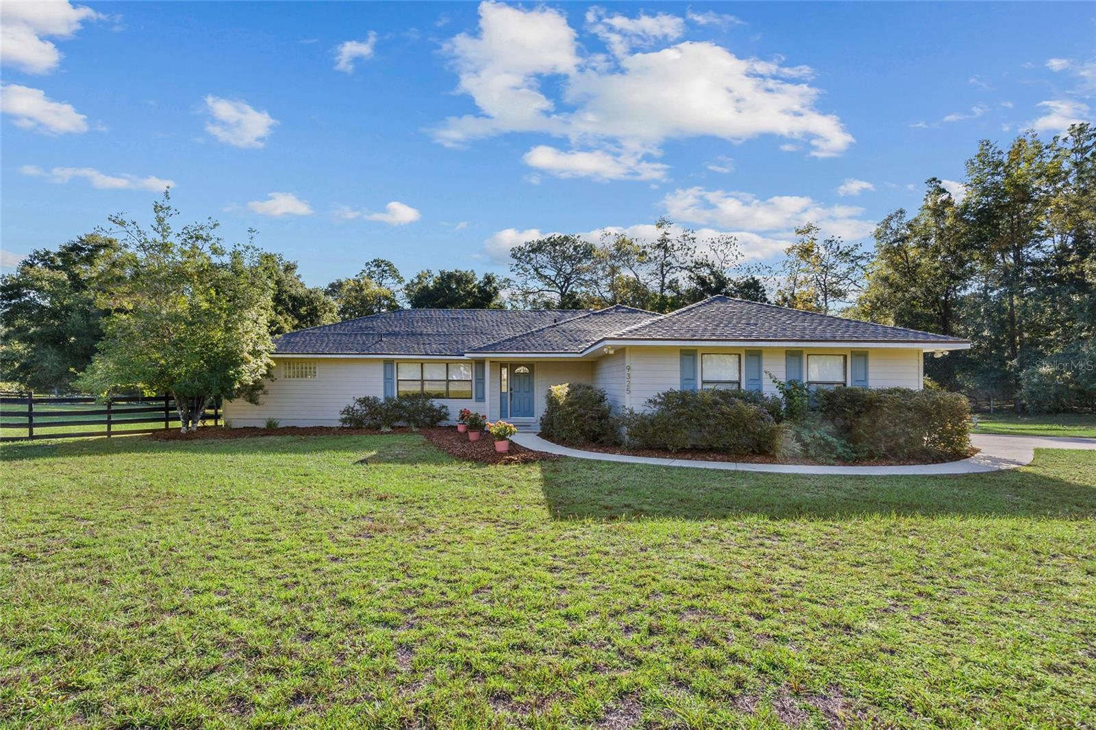 MEADOWS OF KANAPAHA - Residential