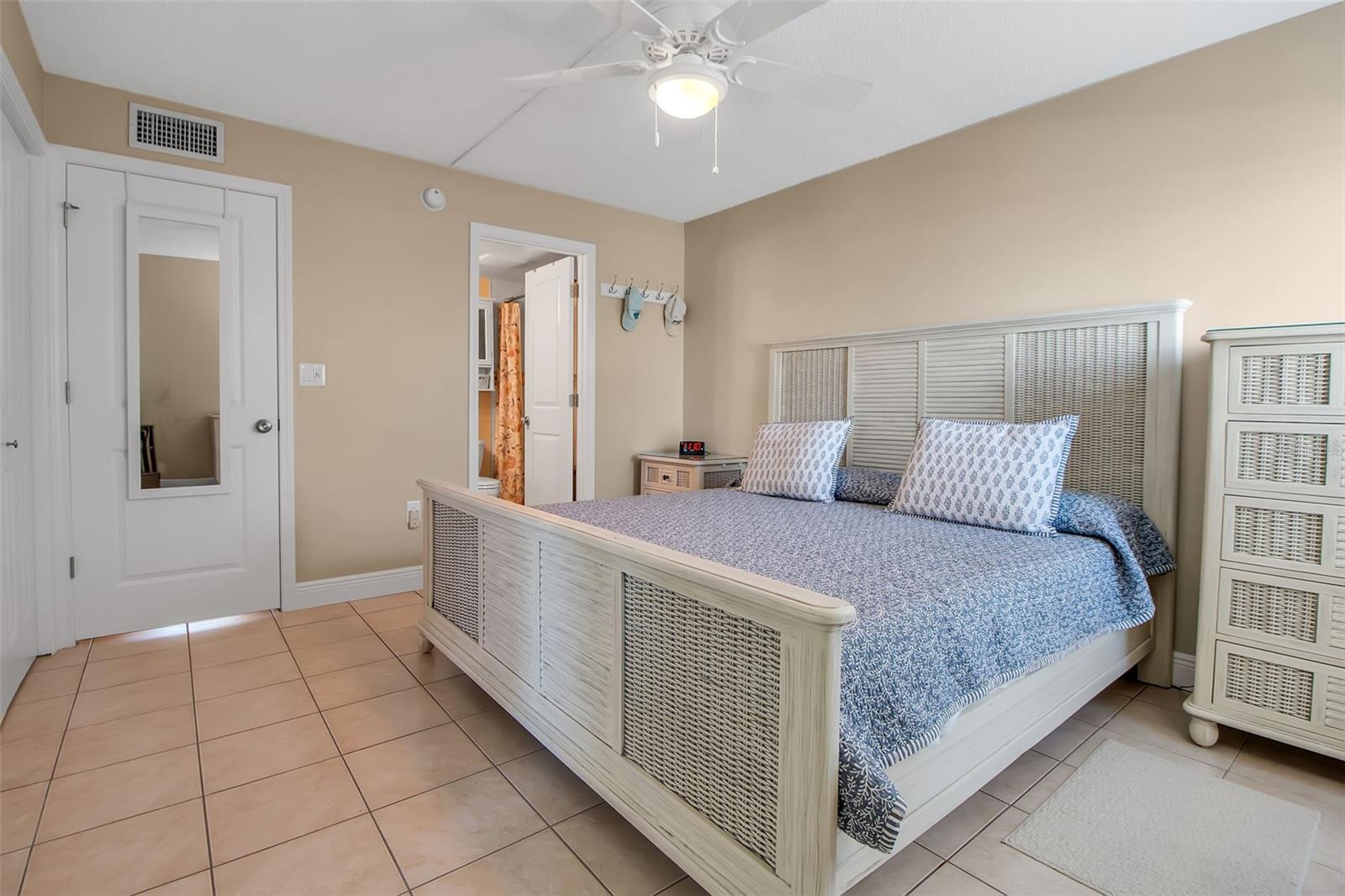 FLAMINGO CAY APTS AMD - Residential