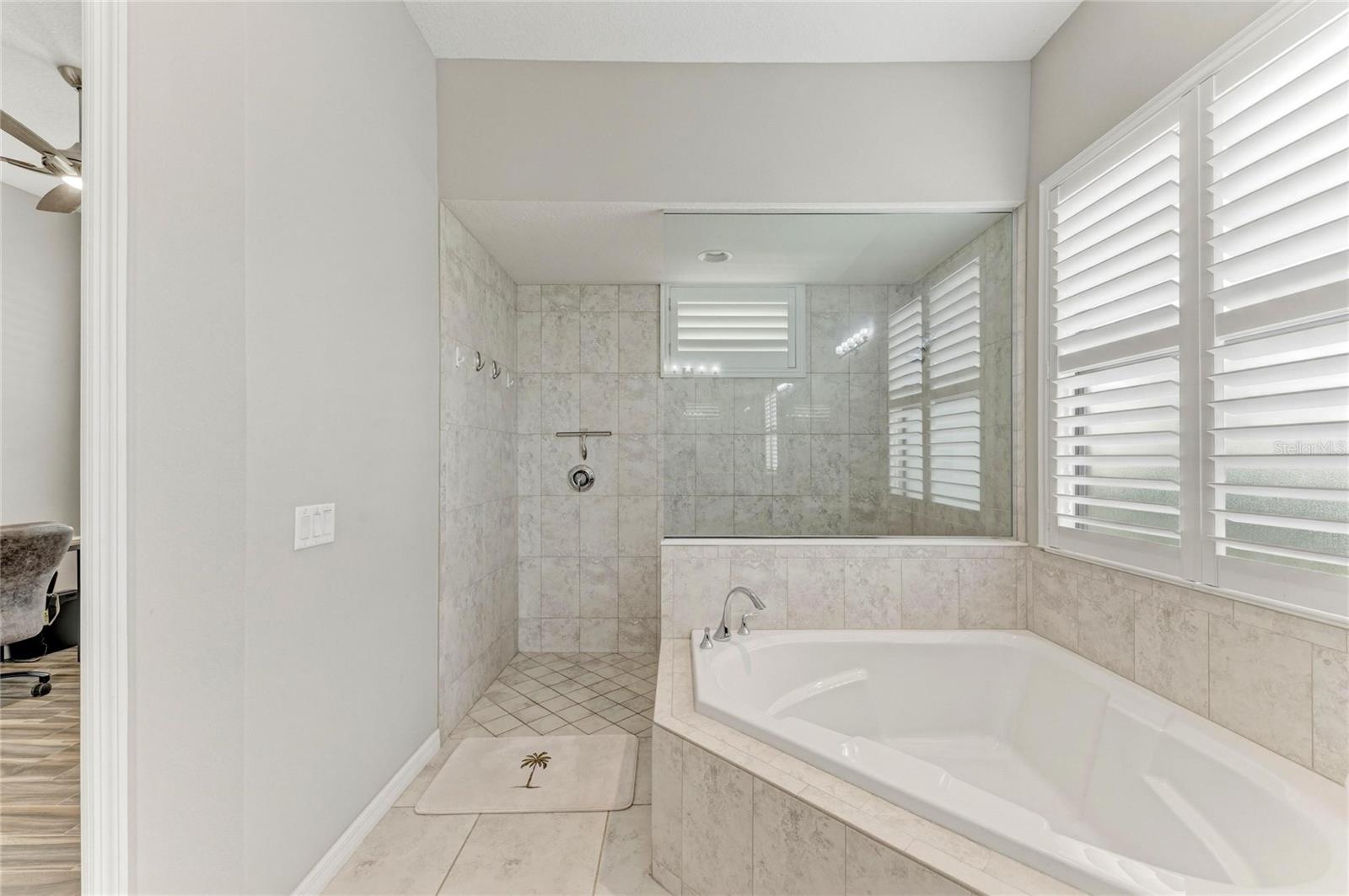 ENCLAVE AT COUNTRY MEADOWS - Residential