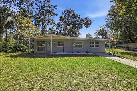 Photo of 1215 NE 21st Avenue, Gainesville, FL 32609 (MLS # GC532399)