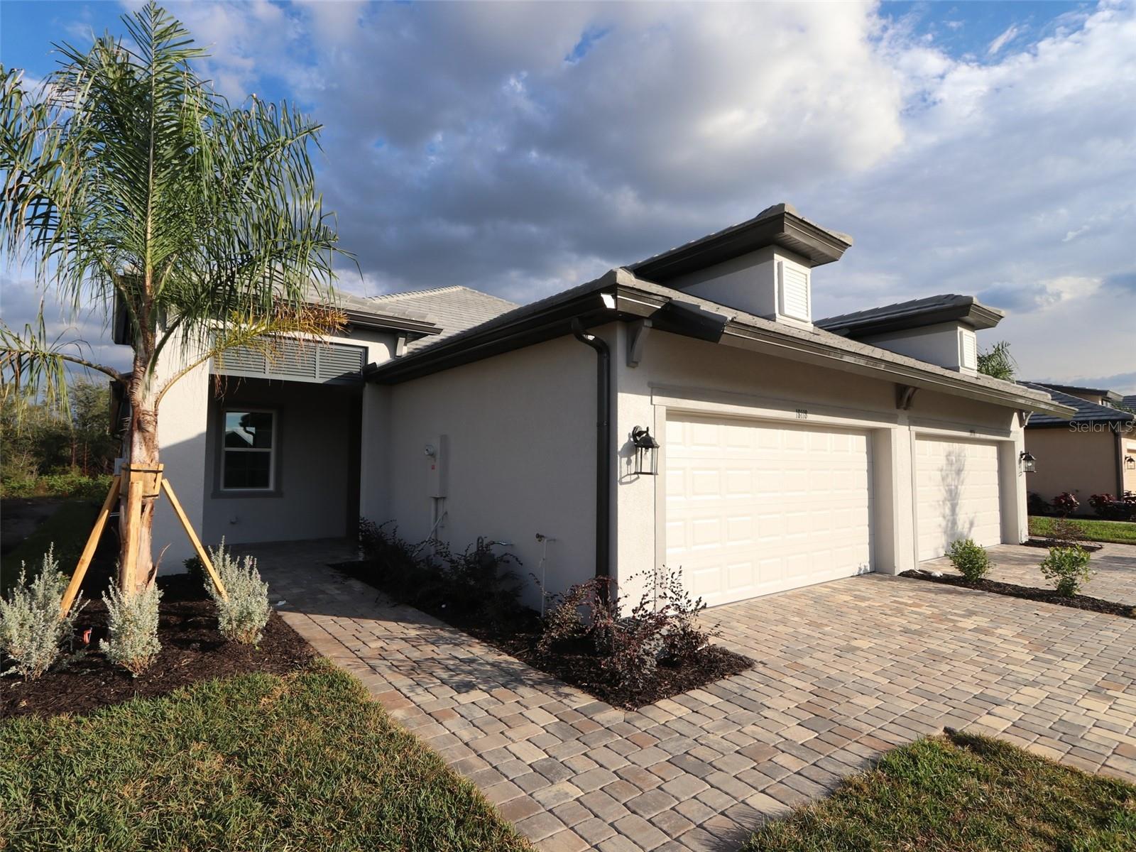 SWEETWATER VILLAS AT LAKEWOOD RANCH - Residential