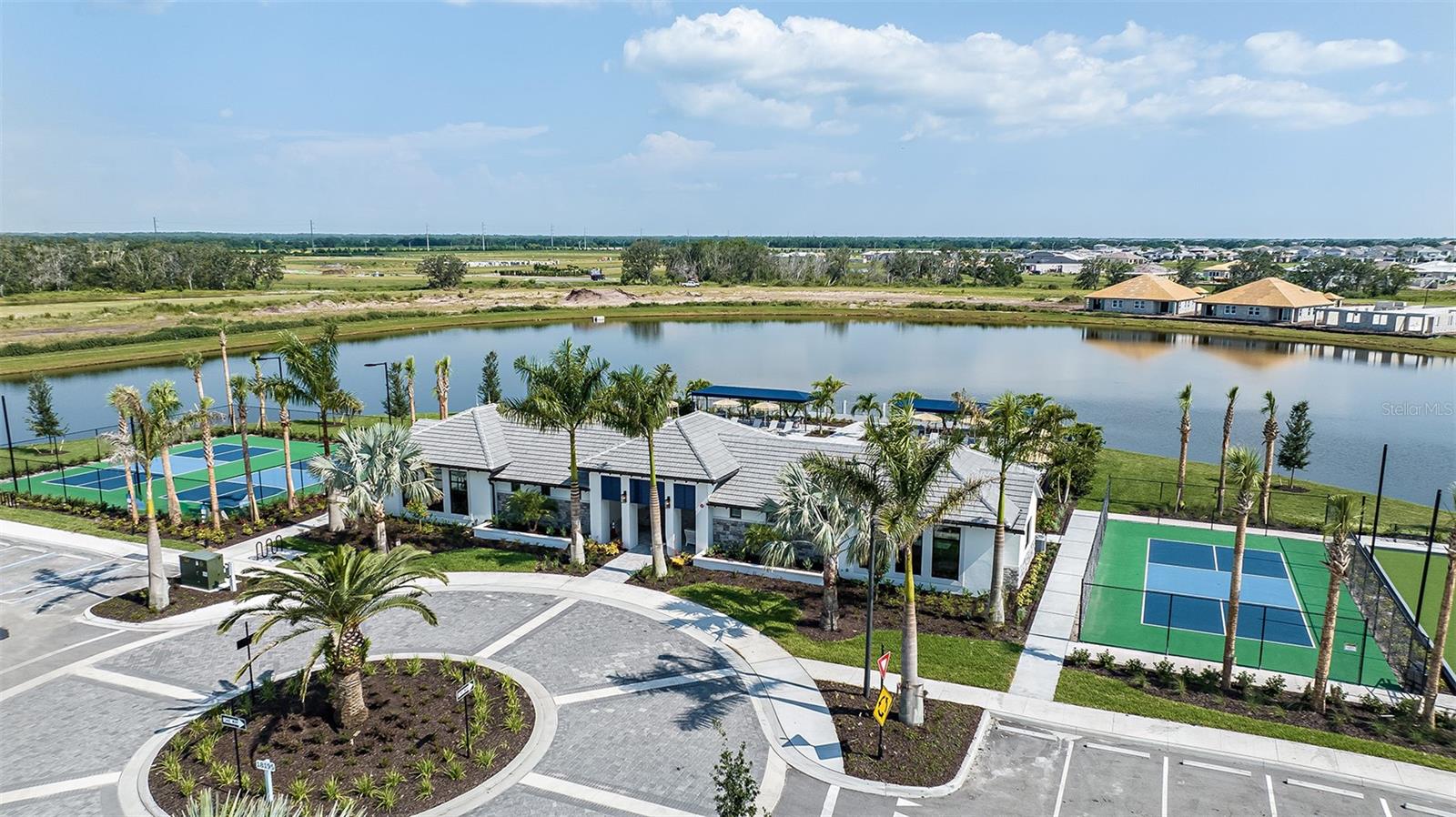 SWEETWATER VILLAS AT LAKEWOOD RANCH - Residential
