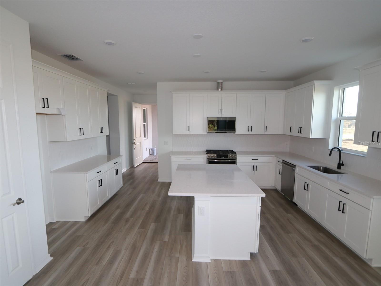 SWEETWATER VILLAS AT LAKEWOOD RANCH - Residential