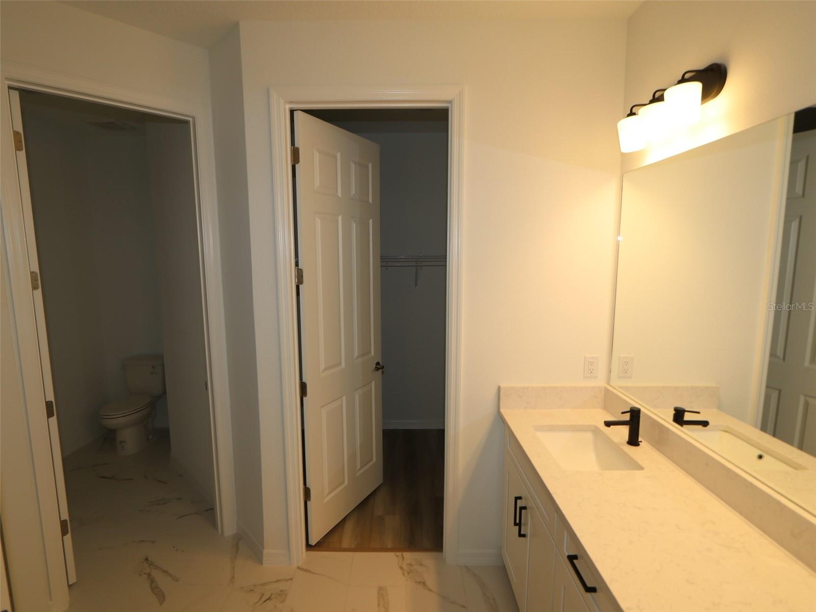 SWEETWATER VILLAS AT LAKEWOOD RANCH - Residential