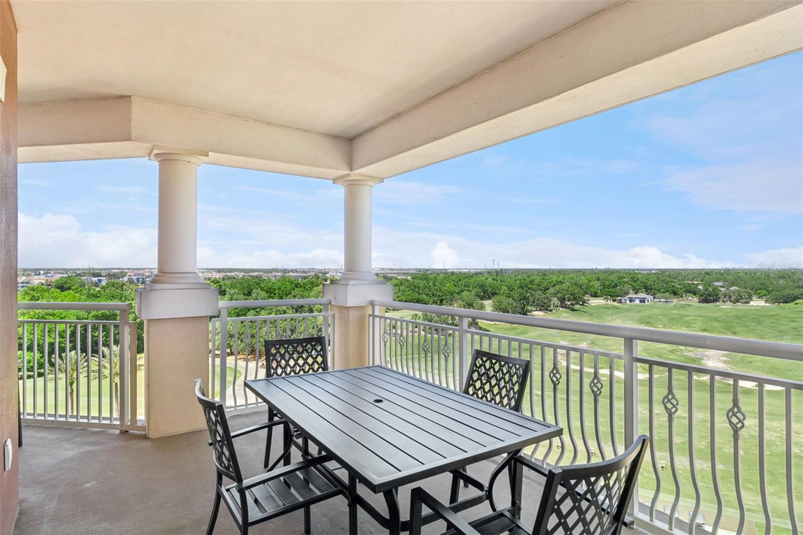 REUNION GRANDE CONDO - Residential