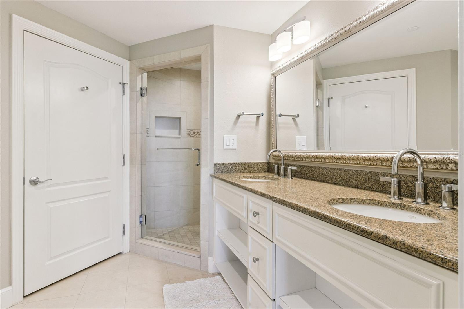 REUNION GRANDE CONDO - Residential