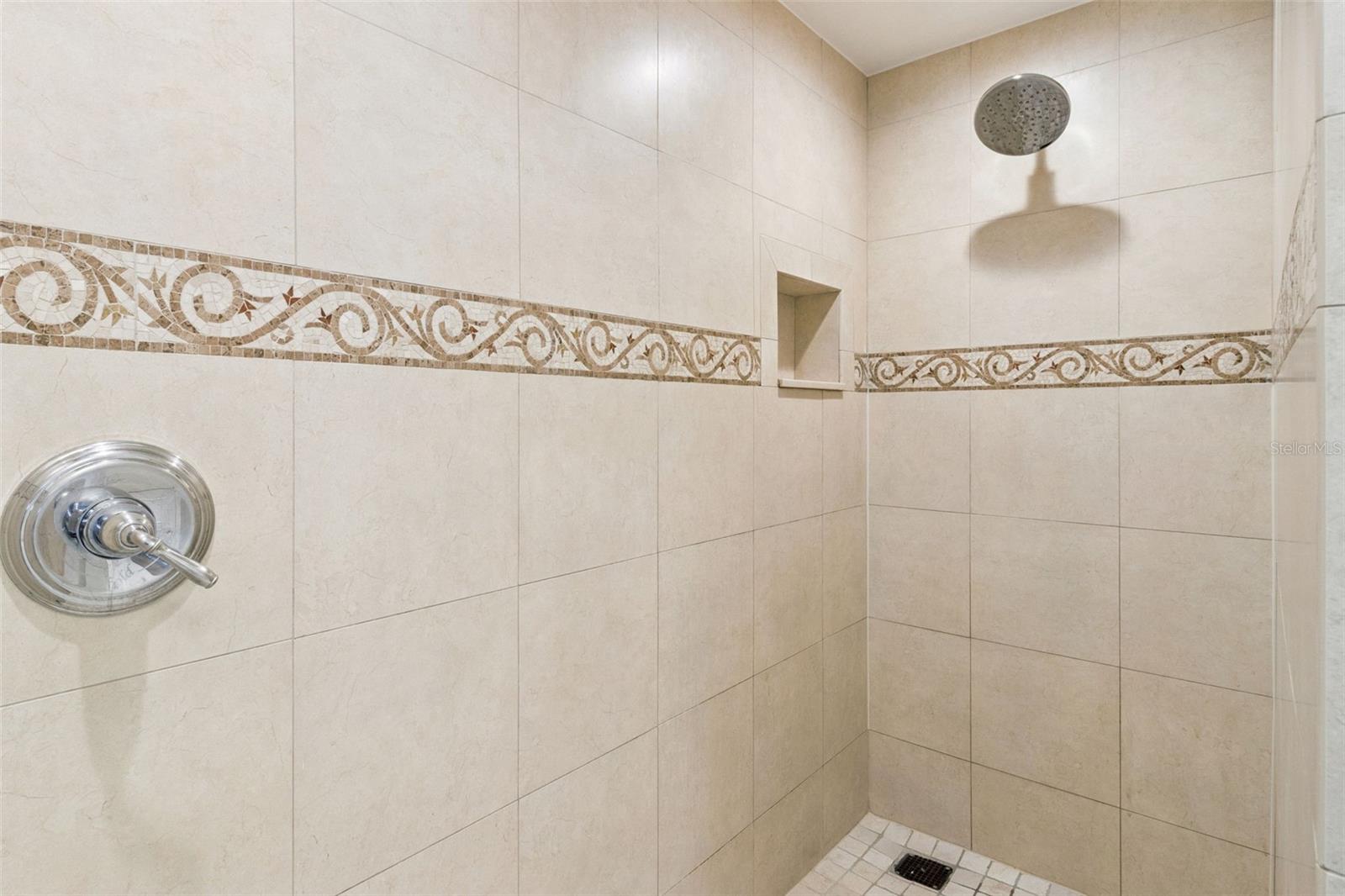REUNION GRANDE CONDO - Residential