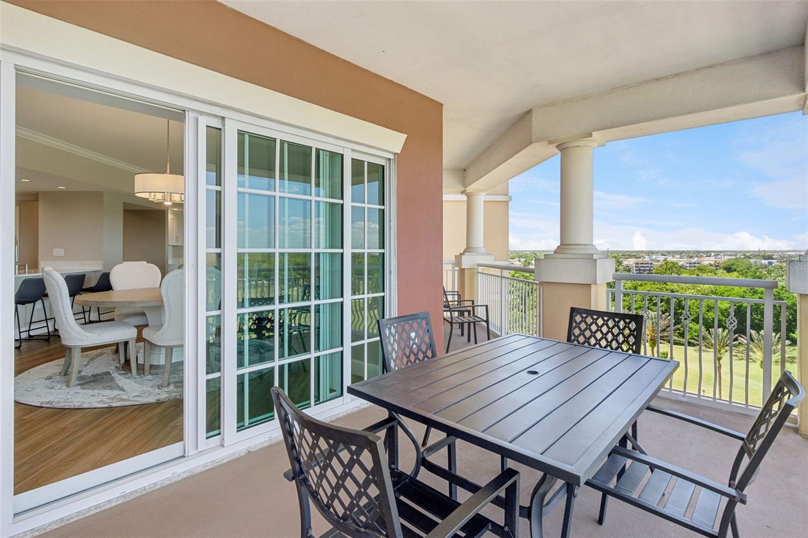 REUNION GRANDE CONDO - Residential