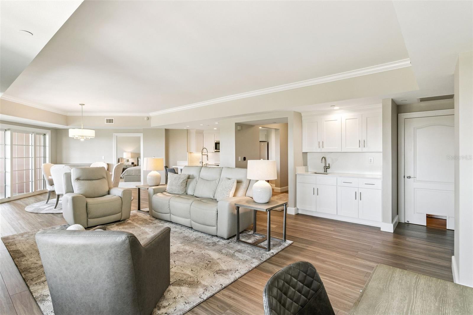 REUNION GRANDE CONDO - Residential