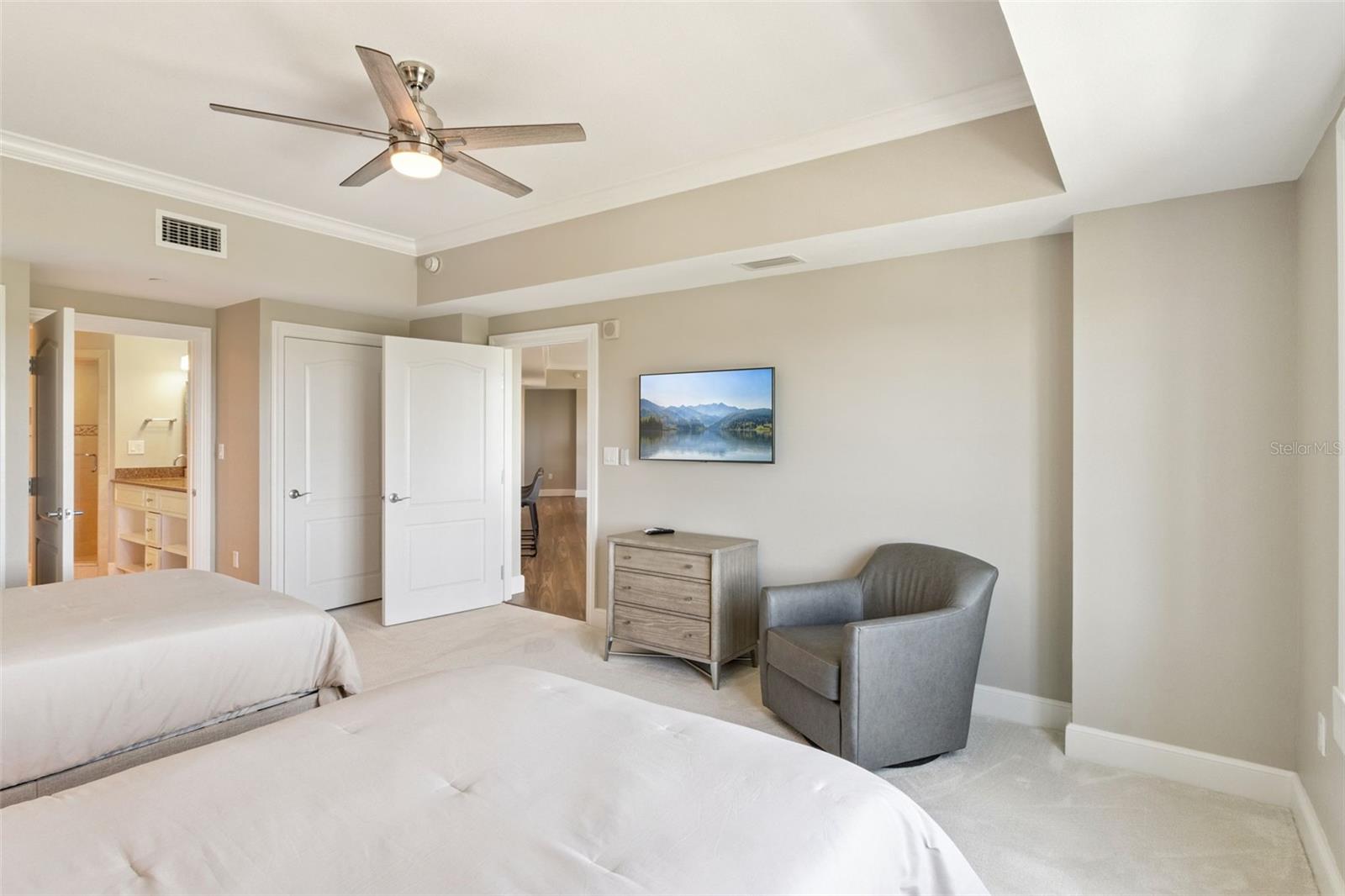 REUNION GRANDE CONDO - Residential