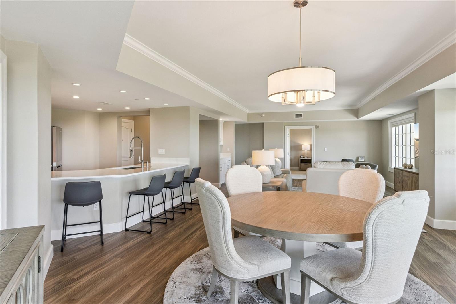 REUNION GRANDE CONDO - Residential