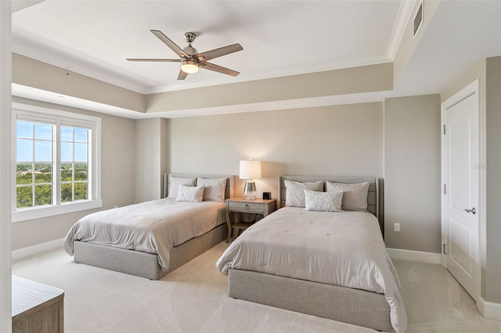 REUNION GRANDE CONDO - Residential