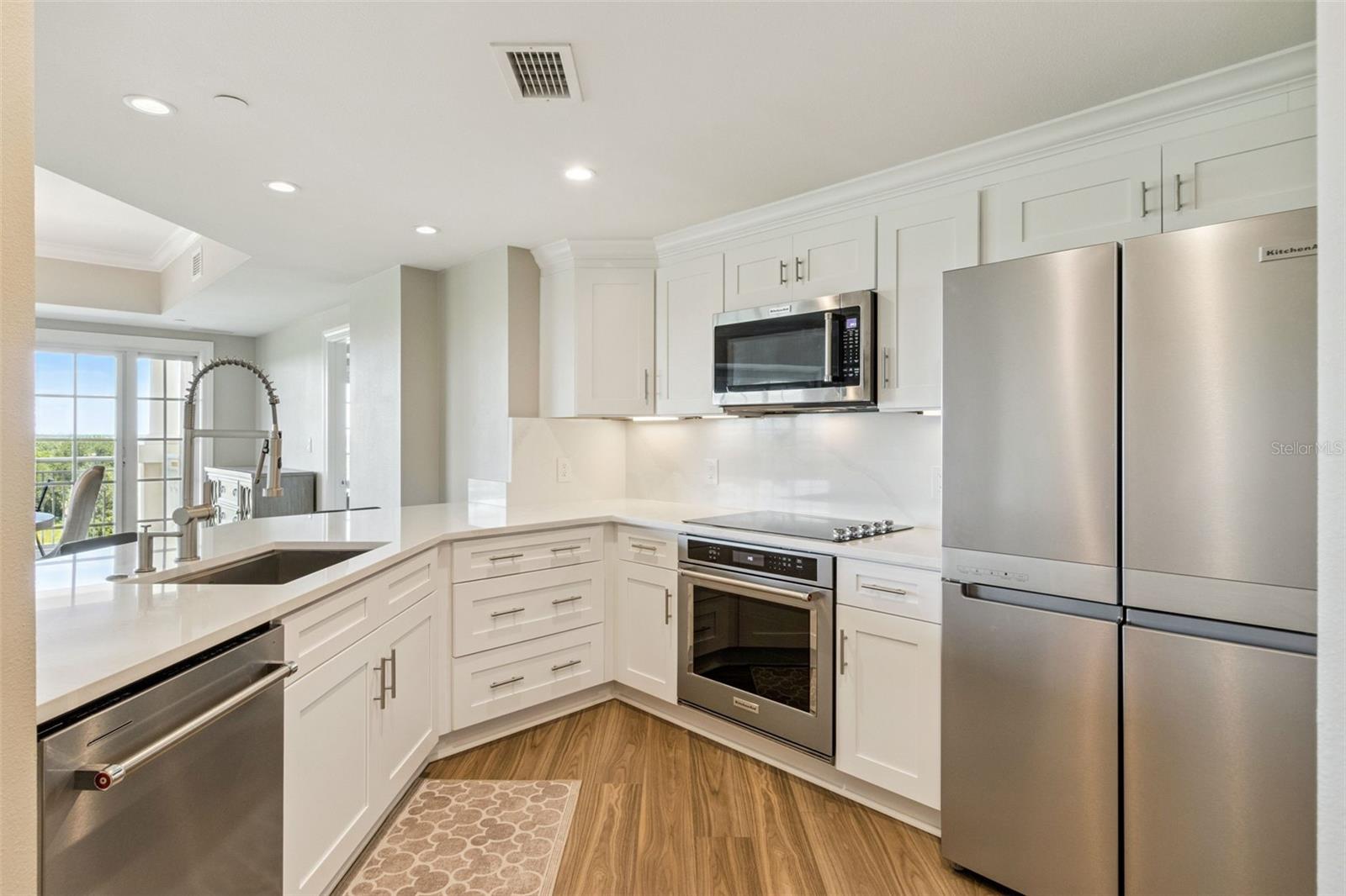 REUNION GRANDE CONDO - Residential