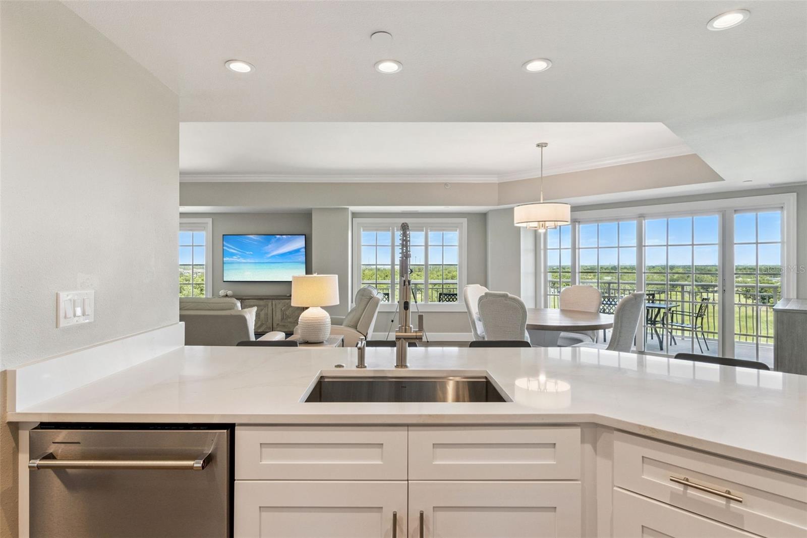 REUNION GRANDE CONDO - Residential