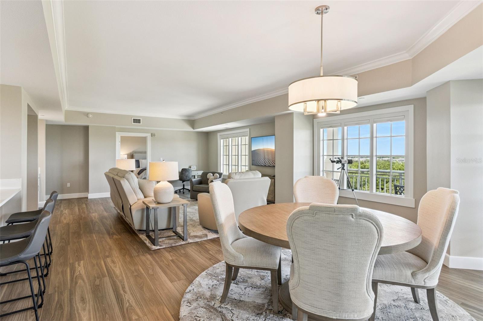 REUNION GRANDE CONDO - Residential