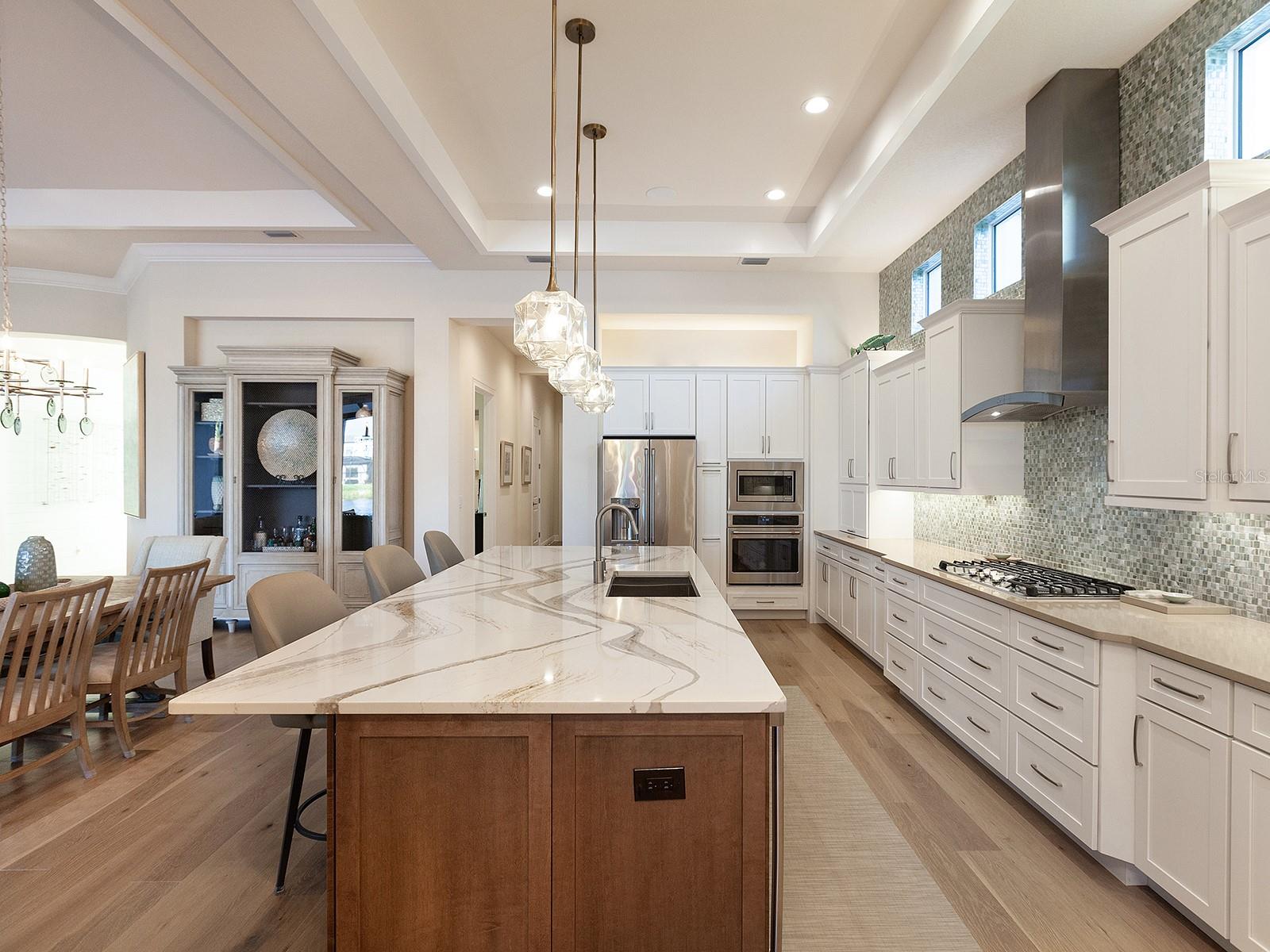 LAKEHOUSE COVE AT WATERSIDE - Residential