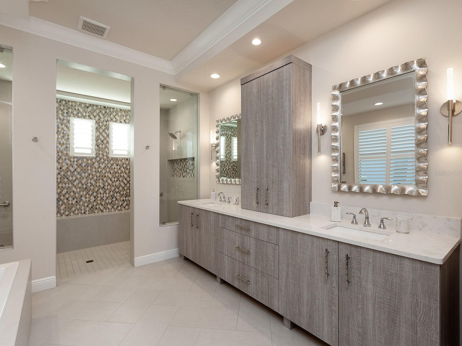 LAKEHOUSE COVE AT WATERSIDE - Residential