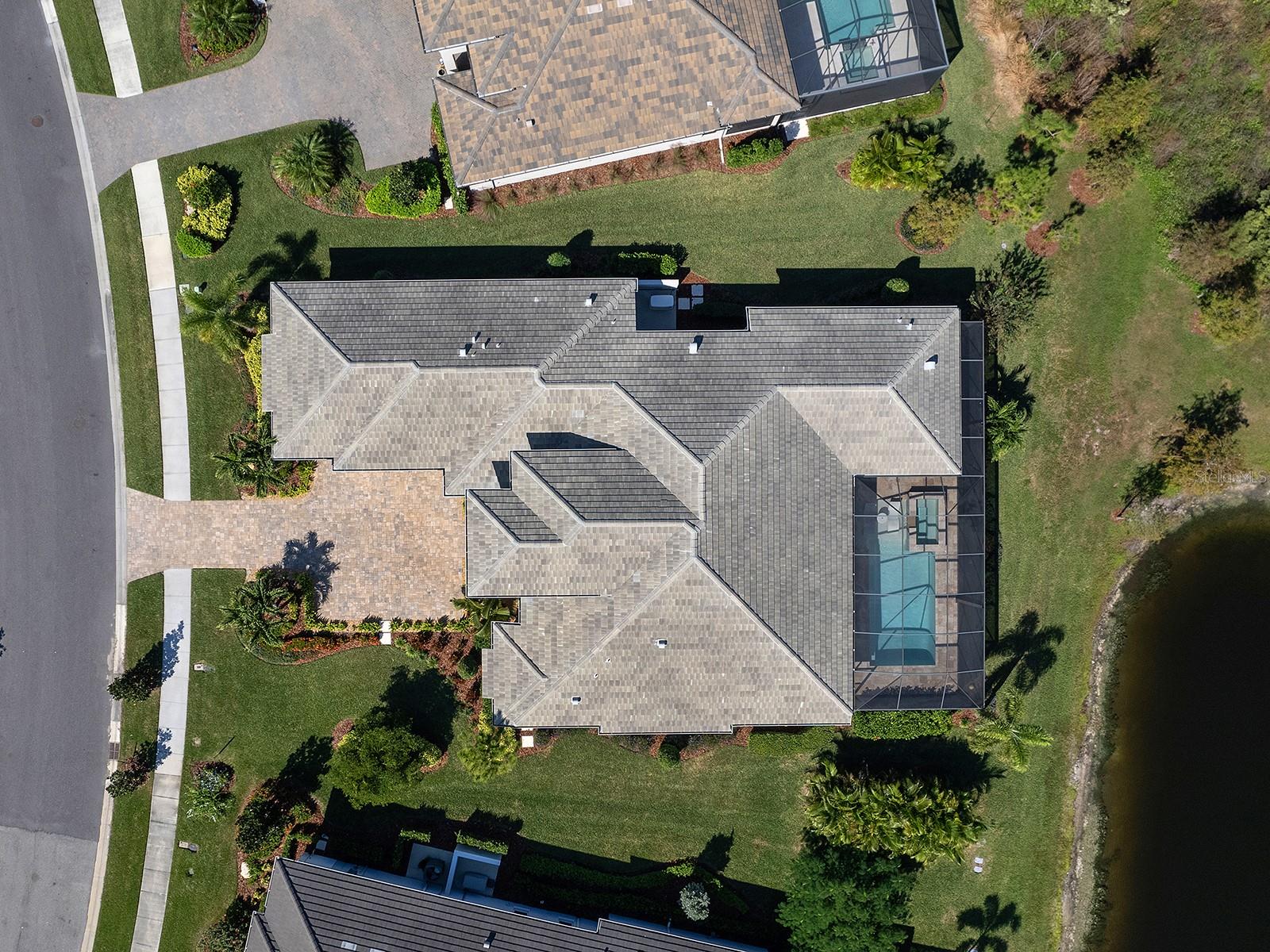 LAKEHOUSE COVE AT WATERSIDE - Residential