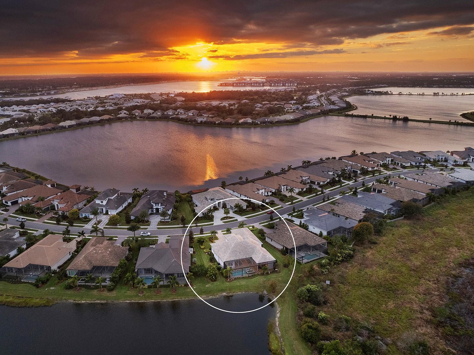 LAKEHOUSE COVE AT WATERSIDE - Residential